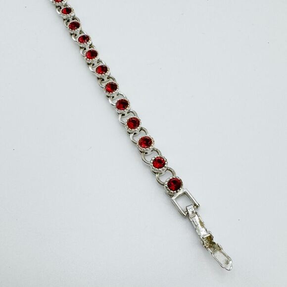 Vintage Avon Red Rhinestone Tennis Bracelet Retro Glam Timeless Formal - Picture 8 of 10